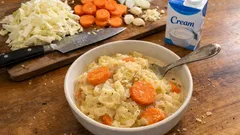 Chou blanc à la crème et carottes : le mijoté fondant qui réchauffe sans effort