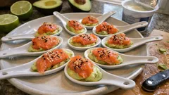 Cuillères apéro avocat–citron vert et saumon fumé : prêtes en 10 minutes