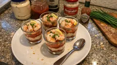Verrines de crevettes à la sauce cocktail maison : un apéro chic, prêt en quelques minutes