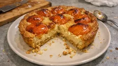 Tarte aux abricots maison : pâte brisée fondante et crème aux amandes