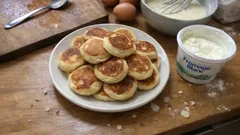 Blinis maison au fromage blanc : moelleux, rapides et sans temps de repos
