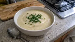 Potage navet-poire à la ciboulette : un velouté doux et réconfortant