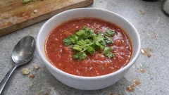 Potage tomate et céleri branche : une soupe minute au goût bien rond