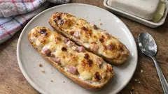 Tartine au maroilles gratinée en 5 minutes : croustillante, fondante, parfaite le soir