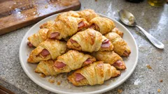 Mini-croissants apéro en pâte feuilletée : prêts en 15 minutes, dorés à souhait