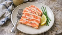 Terrine aux deux saumons facile : fondante, nette à la coupe et à préparer la veille