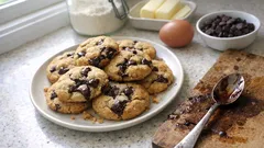 Cookies à la farine de riz et pépites de chocolat : moelleux, simples et sans gluten