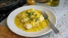 Poisson blanc sauce curcuma : une recette express, crémeuse et toute douce