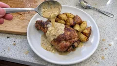 Cuisse de dinde au vin blanc : moutarde, crème légère et pommes de terre fondantes
