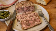Terrine de campagne aux foies de volaille et Armagnac : moelleuse, à préparer la veille