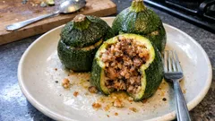 Courgettes rondes farcies à la chair à saucisse : le classique familial, bien fondant