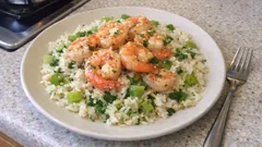 Riz aux crevettes à l’ail : un dîner rapide, parfumé et tout simple