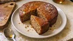 Gâteau à la farine de châtaignes, amandes et miel : moelleux, sans glaçage